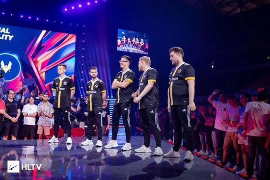 KPL总决赛精彩回顾 AG超玩会战胜重庆狼队创下观赛新纪录