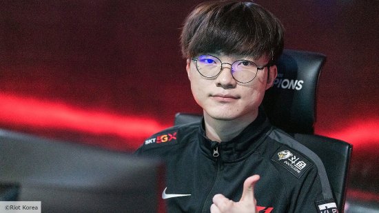 玩家为何对LOL手游武器大师皮肤获取方式不满